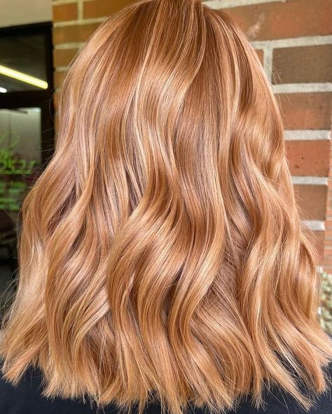 Copper Blonde Hair, Color Cobrizo, Red Blonde Hair, Strawberry Blonde Hair Color, Strawberry Hair, Ginger Hair Color, Vlasové Trendy, Spring Hair Color, Strawberry Blonde Hair