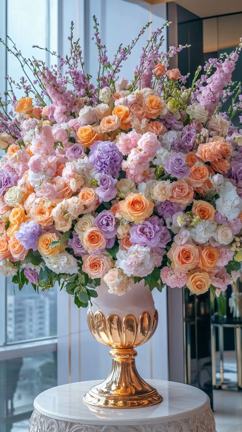 Low Flower Arrangements For Table, Flower Bouquet Basket, Plants Vase, Ornamental Shrubs, Floral Topiaries, Luxury Flower Arrangement, Fluffy Flowers, Expensive Flowers, Flowers Luxury