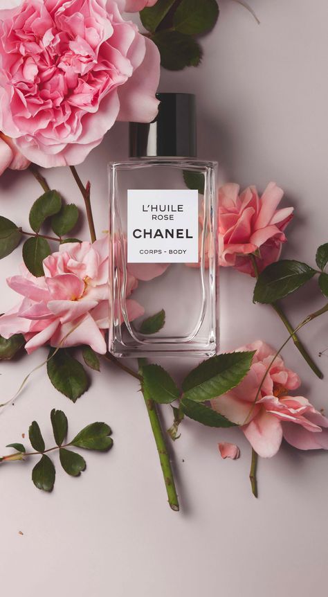 Fragrance Photography, Parfum Chanel, Flower Perfume, Glass Photography, Perfume Photography, Perfume Ad, Perfume Floral, Pink Perfume, Rose Perfume