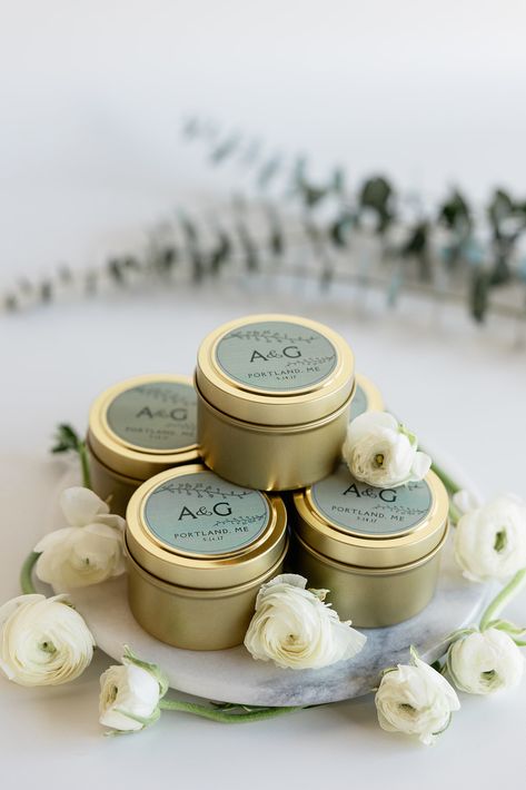 Unique custom wedding candle favor ideas | Wedding welcome bag ideas | Wedding Favors on a Budget Budget Wedding Favours, Wedding Welcome Bag Ideas, Custom Wedding Candles, Welcome Bag Ideas, Favor Ideas Wedding, Candle Favor, Candle Wedding Favors, Welcome Bag, Wedding Candle