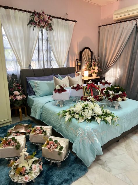 Bilik Pengantin, Bridal Room Decor, Wedding Hampers, Wedding Trays, Wedding Interior, Nikah Decor, Hantaran Pernikahan, Gifts For The Bride, Wedding Bed