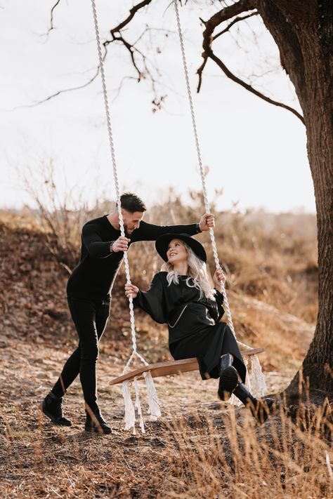 Couple Playground Photoshoot, Treehouse Photoshoot, Swing Photoshoot Ideas, Swing Poses, Anniversary Picture Poses, Hoco Photos, Casual Couple Photos, Hoco Pictures, Fall Minis