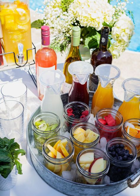 Sangria Party, Sangria Bar, Large Mason Jars, Red Sangria, Bar Displays, Sangria Recipes, Party Bars, Shower Bebe, Bridal Brunch