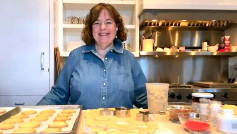 Ina Garten's Pecan Shortbread Recipe Ina Garten Shortbread Cookies, Shortbread Cookie Recipes, Ina Garten Recipes, Food Network Star, Buttery Shortbread Cookies, Raspberry Tarts, Shortbread Cookie Recipe, Shortbread Recipes, Shortbread Cookie