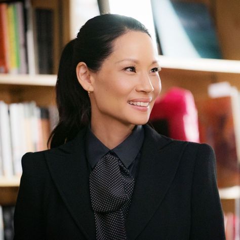 Joan Watson Outfits, Buisness Attire, Lucy Lui, Joan Watson, Holmes Movie, Famous Detectives, Ally Mcbeal, Man From Uncle, 3 Tv