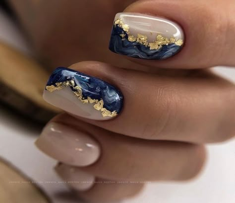 Navy Gold Nails, Sept Nails, Regular Nails, Blue Gold Nails, Sea Nail Art, Gold Accent Nail, Gold Manicure, Kylie Nails, Sea Nails