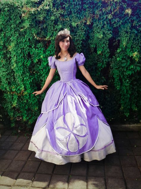 Sophia The First Costume, Sofia The First Costume, Maya Aesthetic, Dream Daughter, Aladdin Birthday Party, Characters Costumes, Sophia The First, Disney Costume, Halloween 23