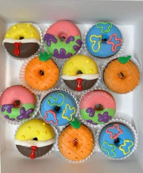 Spongebob Birthday Treats, Spongebob Recipes, Spongebob Themed Cupcakes, Spongebob Desserts, Spongebob Themed Food, Spongebob Treats, Plan Birthday Party, Spongebob Cupcakes, Spongebob Food