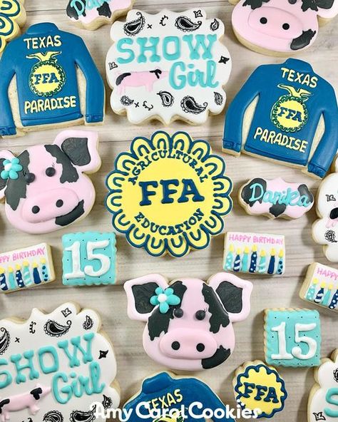 Amy Norwood on Instagram: "Happy 15th birthday Danika!!🐽💕🎂 #ffacookies #pigcookies #amycarolcookies" 4h Cookies Decorated, Ffa Cookies Decorated, Ffa Cookies, 4h Cookies, Ffa Scrapbook Ideas, Ffa Scrapbook, Ffa Banquet, Tractor Cookies, Bday Cookies