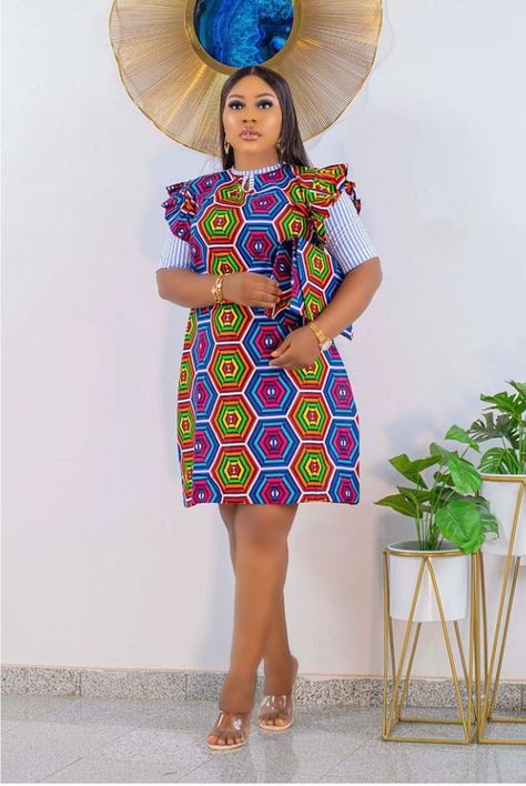 Simple Free Gown Styles, Simple Short Ankara Dresses, Simple Ankara Gown Styles, Simple Ankara Gowns, Free Gown, Gown Styles For Ladies, Shift Dress Styles, Classy Short Dresses, Stylish Naija