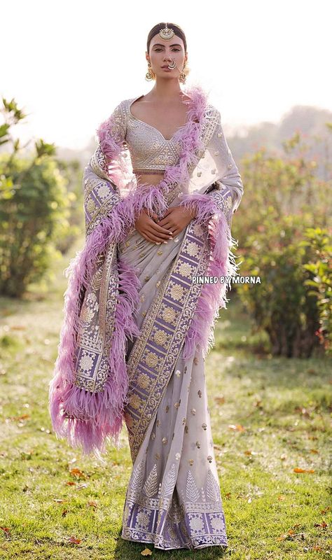 Falguni Shane Peacock - India 🇮🇳 Traditional Wardrobe, Heavy Saree, Falguni Shane Peacock, Party Wear Sarees Online, Sari Design, Indian Sari Dress, Full Sleeve Blouse, Light Mauve, Retro Looks