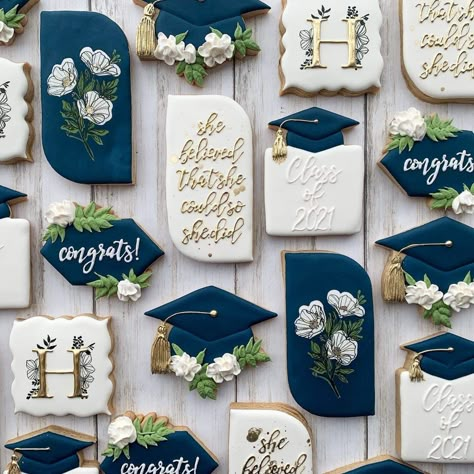 Graduation Icing Cookies, Masters Graduation Cookies, Blue And Gold Graduation Cookies, Girly Graduation Cookies, Flower Graduation Cookies, Graduation Fondant Cookies, Graduation Party Cookie Ideas, Grad Cookies 2023, Phd Cookies