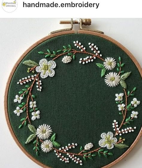 Embroidered Hoop, Desain Quilling, Fleurs Diy, Hand Embroidery Flowers, Pola Sulam, Embroidery Patterns Vintage, Embroidery Flowers Pattern, Simple Embroidery, 자수 디자인