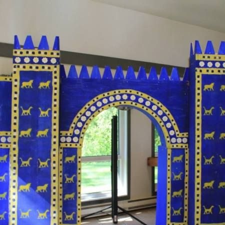 The Ishtar Gates: The Jewel in the Crown of Babylon – Magnify Him Together Babylon Art, Ishtar Gate, Wild Bull, Pergamon Museum, Ancient Babylon, Play Props, Gate Decoration, Gardens Of Babylon, Vbs Themes