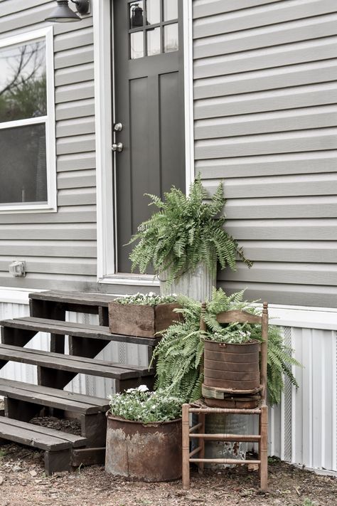 Outdoor Planters Front Door, Mobile Home Landscaping, Mobile Home Front Porch, Double Wide Remodel, Spring Planters, Mobile Home Exteriors, Mobile Home Makeovers, Single Wide Mobile Homes, Spring Planter