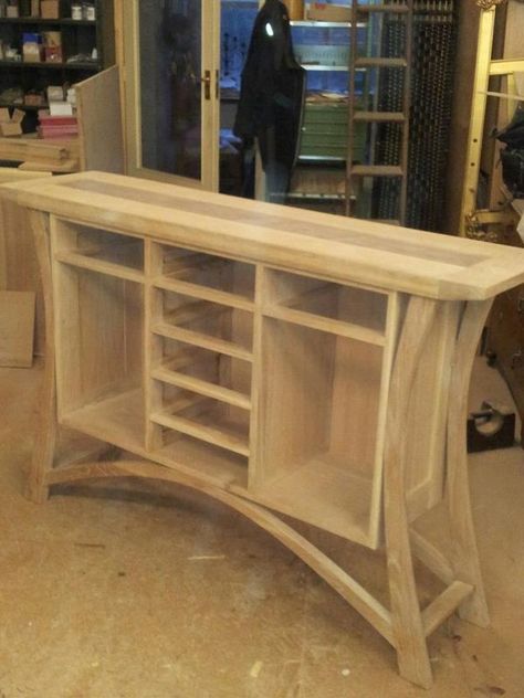 Cabinet Skeleton, Craftsman Furniture, Pale Wood, Woodworking Joinery, Woodworking Inspiration, Media Cabinet, Wood Shelf, Woodworking Furniture, Furniture Inspiration