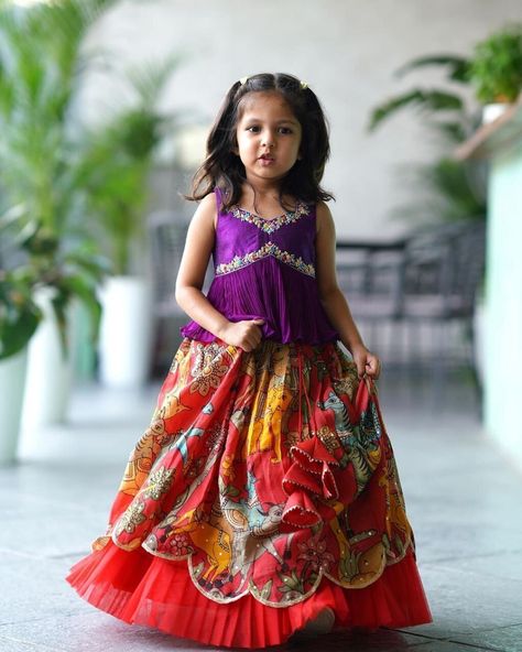 Kalamkari Dresses For Kids, Baby Traditional Dress Indian, Kids Traditional Wear Indian, Traditional Dress For Baby Girl, Kids Ethnic Wear Indian, Lehenga Models, Kids Lehanga Design, Baby Lehenga, Indian Dresses For Kids