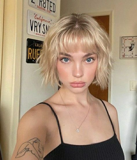 Edgy Short Haircuts with Bangs Short Blonde Haircuts, 짧은 머리, Short Hair Haircuts, Short Hair With Bangs, Blonde Pixie, Short Blonde Hair, Cut My Hair, Haircuts With Bangs, Hair Inspo Color