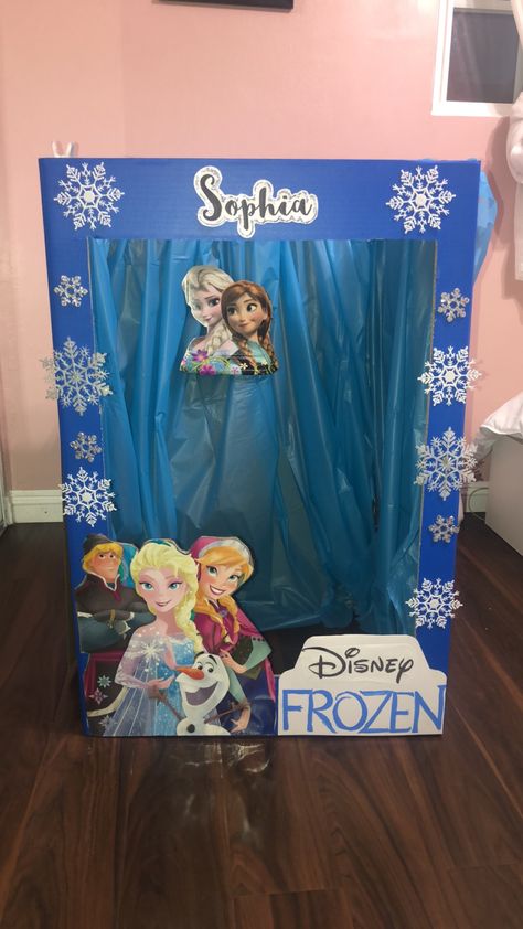 Frozen photo booth Frozen Photo Backdrop, Olaf Photo Booth, Frozen Theme Photo Booth, Frozen Castle Backdrop, Frozen Photo Booth, Frozen Entrance Decoration, Disney Princess Castle, Frozen Birthday Party Decorations, Disney Frozen Birthday Party