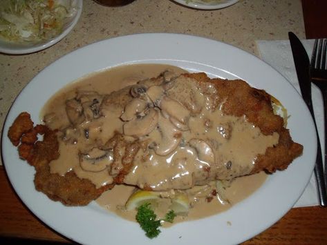 Jagerschnitzel by Deb A - Key Ingredient Fried Pork Cutlets, Jaeger Schnitzel, Recipe Sauce, German Food Authentic, Schnitzel Recipes, Pork Schnitzel, Pork Cutlets, Mushroom Gravy, Fried Pork