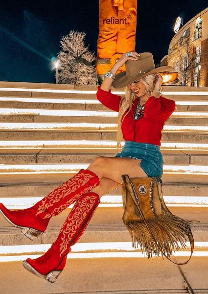 Black Dress Red Cowboy Boots, Western Outfits Black Women Party, Rock N Roll Western Style, Western Bday Outfit, Cowgirl Concert Outfits Summer, Texas Glam Outfit, Red Nfr Outfit, Red Rodeo Outfit, White Cowgirl Hat Outfit