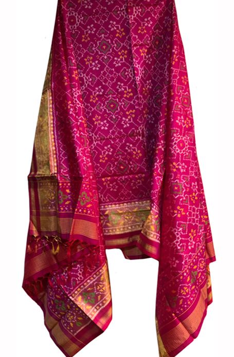 Pink Patola Dupatta, Patola Dupatta Salwar Suits, Dress With Patola Dupatta, Unique Lehenga Designs, Unique Lehenga, Silk Kurti Designs, Traditional Blouse Designs, Silk Kurti, Casual Indian Fashion