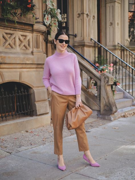 Color Combinations for Fall (part.3) - BITTERSWEET COLOURS Job Outfits, Outfit Rosa, Corporate Job, Color Outfits, Colour Combinations Fashion, Color Combos Outfit, Clear Spring, Color Combinations For Clothes, Tan Pants