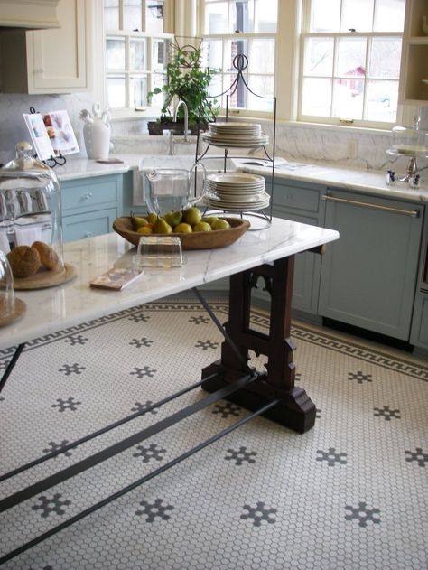 Hexagon Tile Kitchen Floor, Hexagon Tile Kitchen, Cottage Kitchen Tiles, Victorian Kitchen, Mosaic Floor Tile, Classic Kitchens, Industrial Vintage, Kitchen Floor Tile, Kitchen Tile