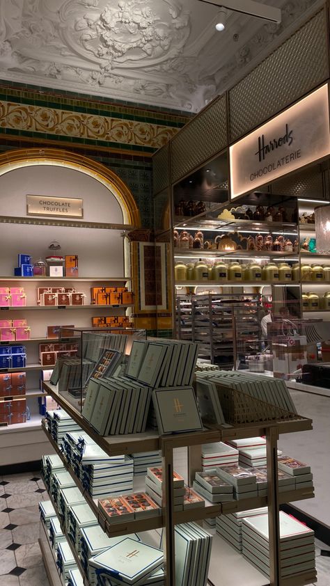 Harrods luxury London shopping Harrods Wallpaper, Harrods London Interiors, London Stories, Harrods Aesthetic, Harrods London Aesthetic, Shopping In London Aesthetic, London Harrods, London Shops, Harrods Shopping