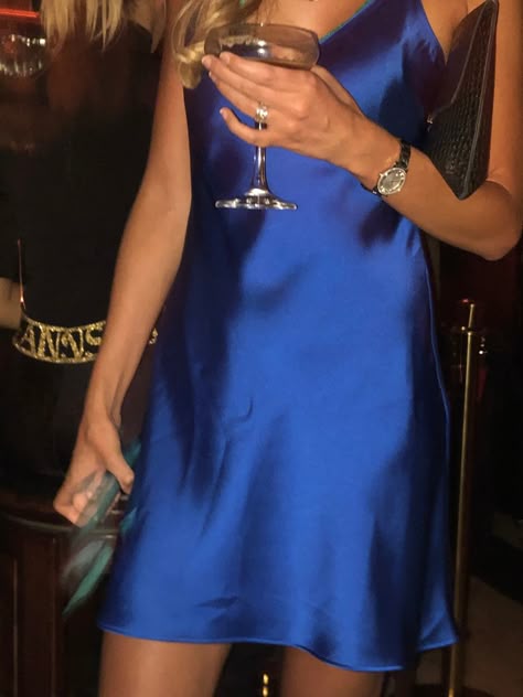 Royal Blue Dress Aesthetic, Blue Silk Dress Outfit, Navy Blue Dress Aesthetic, Dark Blue Outfit Aesthetic, Gold Outfit Aesthetic, Silk Dress Outfit Classy, Silk Dress Aesthetic, Dark Blue Mini Dresses, Party Dress Aesthetic