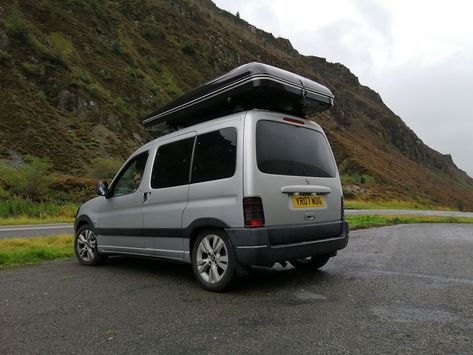 Citroen Berlingo Camper, Camper Conversion Ideas, Berlingo Camper, Caddy Van, Micro Camper, Peugeot Partner, Camper Conversion, Roof Racks, Big Wheel