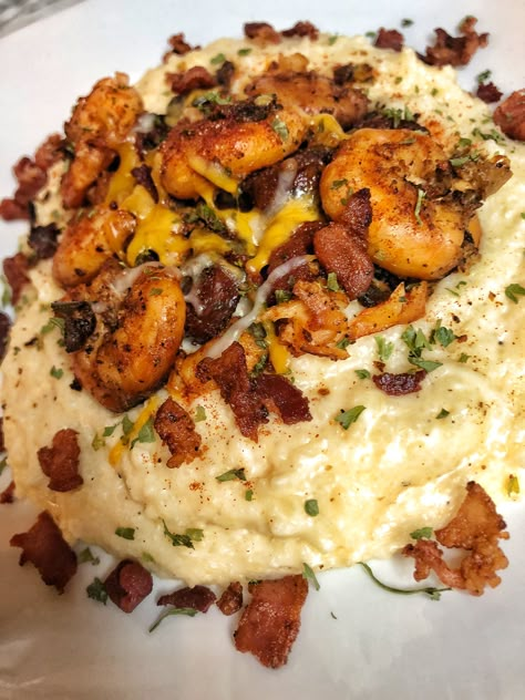 Juicy shrimp, cheesy grits, with sausage and bacon! EASY, ready in 30 minutes, and loaded with FLAVOR! Okurrrrrrrr…this is a brunch, dinner, whenever favorite! You won’t be disappointed! Loaded Shrimp And Grits, Shrimp And Grits With Bacon, Grits With Sausage, Loaded Grits, Soul Food Thanksgiving Dinner, Soul Food Brunch, Breakfast Grits, Seafood Brunch, Sausage And Bacon