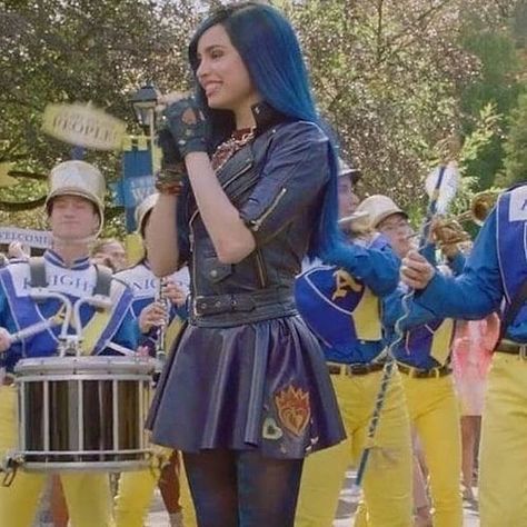 Evie Grimhilde, Evie Costume, Evie Descendants, Mal Descendants, Descendants Costumes, Descendants Characters, Disney Descendants Movie, Mal And Evie, Disney Channel Descendants