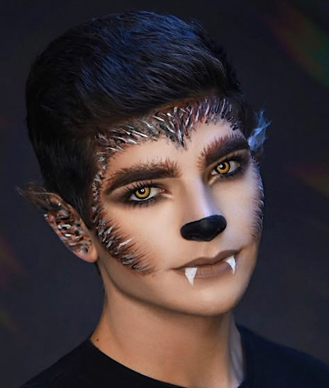 Wolf Makeup Tutorial, Wolf Makeup Male, Easy Halloween Makeup Men, Wolf Face Paint, Heidi Klum Halloween Costume, Werewolf Makeup, Wolf Makeup, Rustic Outfits, Bold Eyeliner