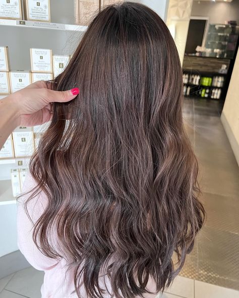 Moca brown highlights for Sairindri by Lay @lay______van Last hair colour was dark warm brown highlights without bleach 6 months ago #babylights #yvrhair #yvrhairstylist #yvrhairsalon #highlightedhair #brunette #brunettebalayage #brunettehair #vancouverhairsalon #vancouverhairstylist #ブリーチなし #ブリーチなしダブルカラー #ブリーチなしカラー #ブリーチなし外国人風 #mushroombrownhair #yvrhairdresser #vancouverhair #balayage #vancouverhairdresser #vancouverhairstylist #vancouverhairsalon #vancouverjapanesehairsalon Highlights Without Bleach, Warm Brown Highlights, Japanese Hair Salon, Lay Lay, Balayage Brunette, Brown Highlights, Hair Dresser, Warm Brown, Brunette Hair