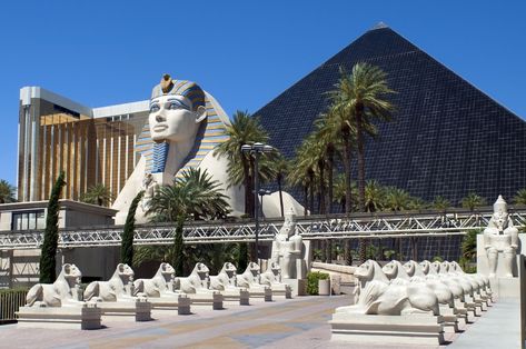 Best Las Vegas Hotels, Luxor Las Vegas, Luxor Hotel, Vegas Attractions, Bad Hotel, Vegas Hotels, Haunted Hotel, Vegas Hotel, Vegas Casino