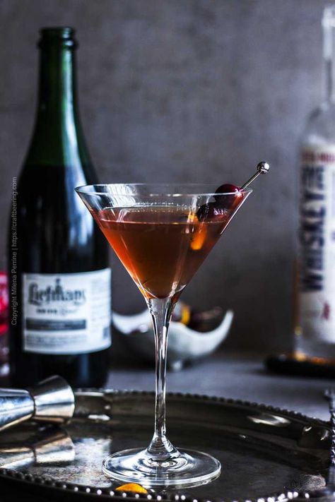 How to mix a Manhattan cocktail with kriek (sour cherry lambic) to achieve sophisticated flavors that truly elevate the classic cocktail. Manhatten Cocktail, Manhattan Drink, Beer Cocktail Recipes, Manhattan Recipe, Bourbon Cherries, Beer Cocktail, Manhattan Cocktail, Orange Twist, Cocktail Mixers