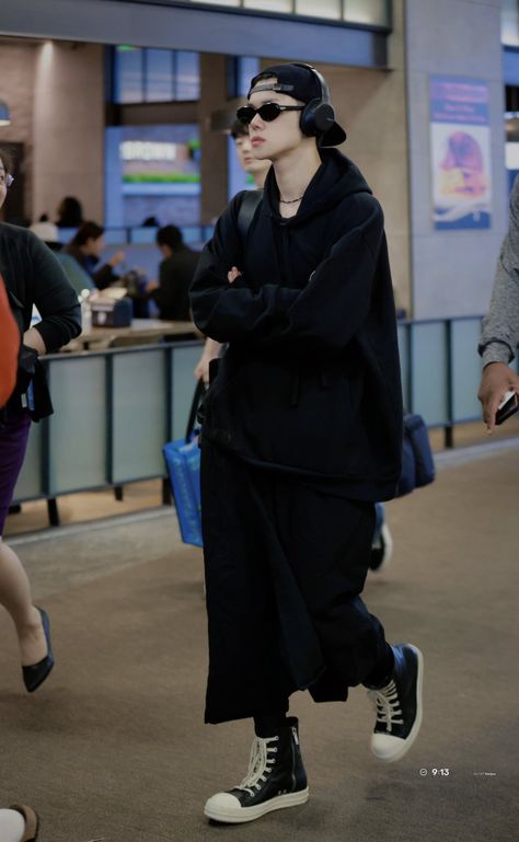 Airport Style Kpop, Artist Outfit Style, Yeonjun Airport, Sfo Airport, Fashion Idol, Choi Daniel, Boys Fits, B Fashion, Artist Outfit