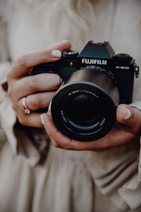 Fujifilm Xs10, Fujifilm Camera, Camera Digital, Mirrorless Camera, Camera Photo, Photography Tips, Mood Board, Vision Board, Rings For Men