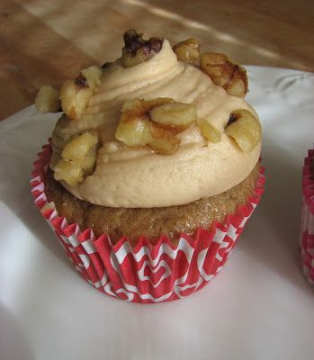 Cupcake Resipies, Maple Cupcakes, Single Serve Cake, Delicious Cupcakes Recipes, Peanut Butter Icing, Maple Recipes, Syrup Recipes, Banana Cupcakes, Cupcake Decorations