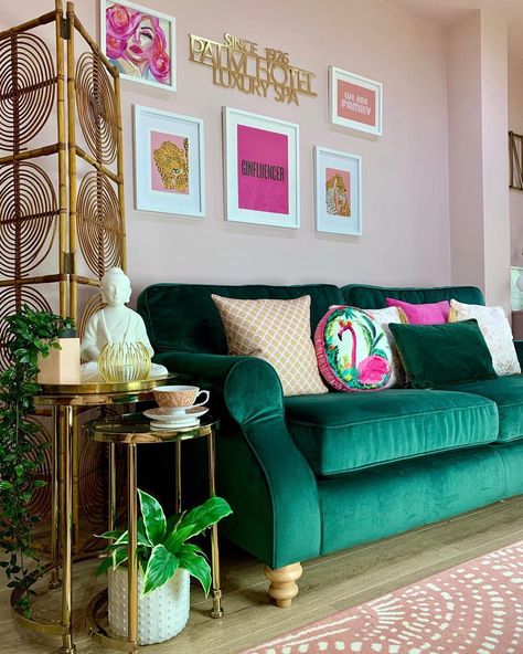 Pink Airbnb, Green Sofa Living, Pink Painted Walls, Home Styling Tips, Rearranging Furniture, Green Velvet Sofa, Sofa Handmade, Green Sofa, Room Color Schemes