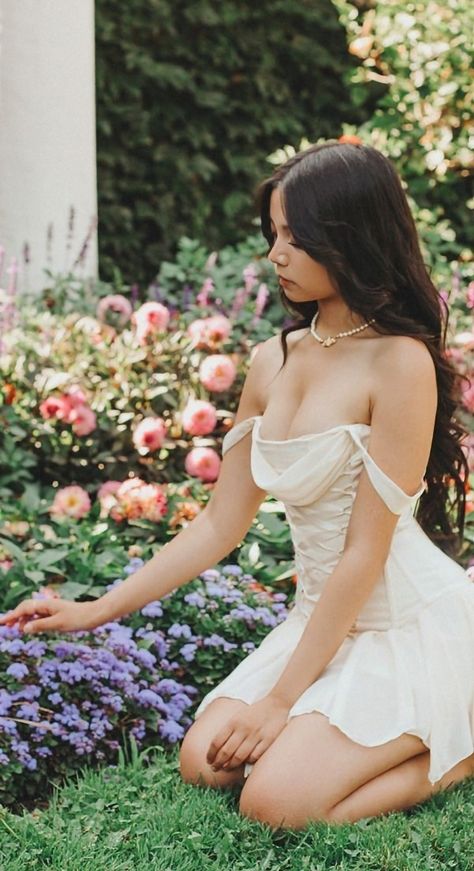 Romantic Soft Aesthetic, Romantic Outdoor Photoshoot, Cute Aesthetic Tops Vintage, Soft Girl Photoshooting, Oh Polly Corset Dress, Vintage Garden Photoshoot, Dreamy Garden Photoshoot, Princess Sitting Pose, Outdoor Garden Photoshoot Ideas