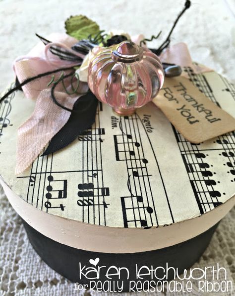 Really Reasonable Ribbon Blog: Paper Mache Trinket Box Tutorial Paper Mache Boxes Decorated Ideas, Keepsake Box Diy, Creative Gift Packaging, Cheese Boxes, Decorated Paper, Decorated Boxes, Ribbon Making, Paper Mache Boxes, Shaker Boxes