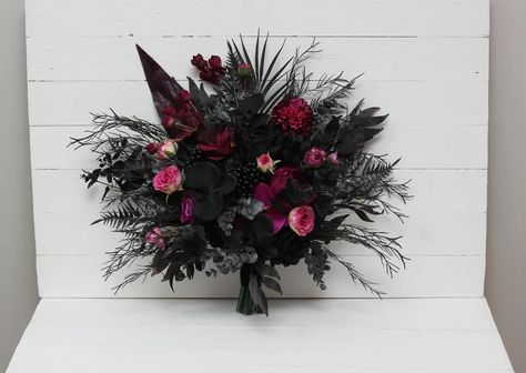 Maroon And Black Wedding, Halloween Wedding Flowers, Magenta Bouquet, Black Wedding Flowers, Faux Flowers Wedding, Bouquet Fall Wedding, Fall Bridal Bouquet, Faux Bouquet, Blush Bouquet Wedding