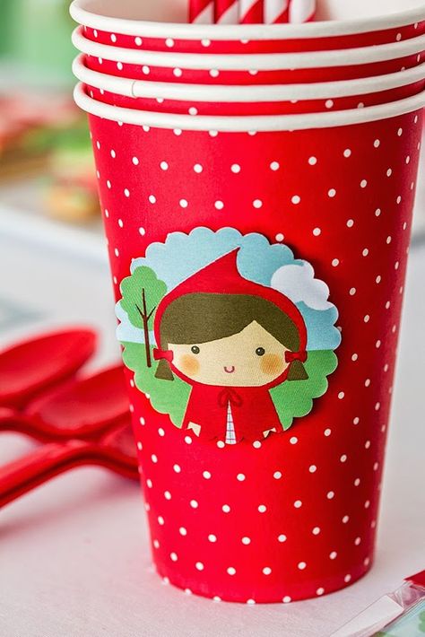 小红帽 Red Riding Hood Party, Red Ridding Hood, Birthday Party Planning, Red Party, Mia 3, Woodland Party, Karas Party Ideas, Themed Birthday Party, Paper Cups