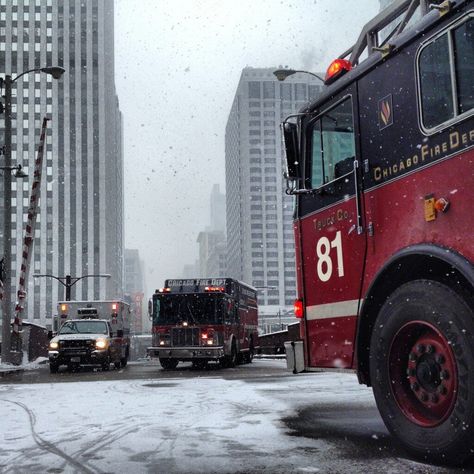 The snow has begun! #ChicagoFire One Chicago, Chicago Fire Department, Chicago Aesthetic, Firefighter Humor, Chicago Med, Fire Prevention, Fire Apparatus, Chicago Pd, Chicago Fire