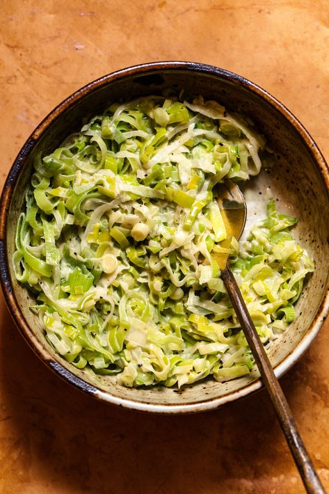 Creamed Leeks: Elevate Your Cooking Skills with This Easy 5-Ingredient Recipe! Recipe Using Leeks, Creamed Leeks Recipes, Cabbage And Leeks Recipe, Summer Leek Recipes, Leek Dishes, Leek Recipes Healthy, Leak Recipes, Creamy Leek And Cabbage, Creamed Vegetables