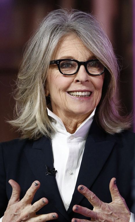 Diane Keaton Hairstyles, Beautiful Gray Hair, Diane Keaton, Long Gray Hair, Mom Hairstyles, Wearing Glasses, Great Hair, Silver Hair, Hair Dos