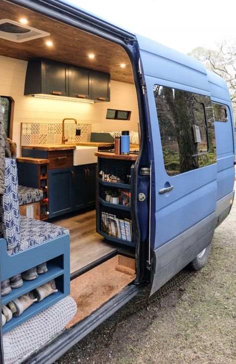 Crafter Campervan Conversion, Vw Crafter Conversion, Vw Crafter Camper Conversion, Leisure Travel Vans, T4 Camper, Mercedes Camper, Sprinter Van Conversion, Vw Crafter, Van Conversion Interior