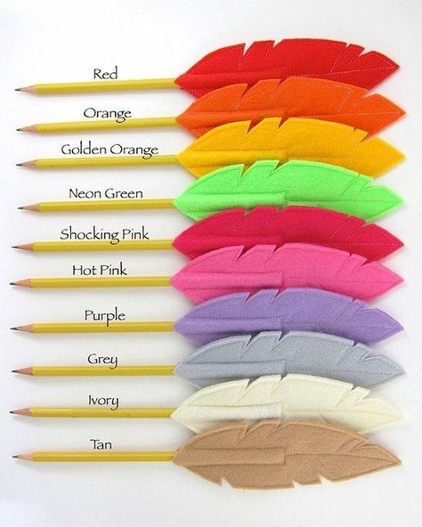 DIY felt feather quill pencil toppers in different colors Pencil Toppers Diy, Feather Pens, Pencil Topper Crafts, Fete Ideas, Pen Toppers, Toppers Diy, Diy Pencil, Felt Ideas, Diy School Supplies